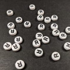 Plastic Beads R Round