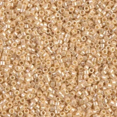 Miyuki Delica - 11/0 – Opaque Pear Luster DB-1561