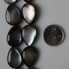 Black Mother of pearl Puff pear 13x18mm