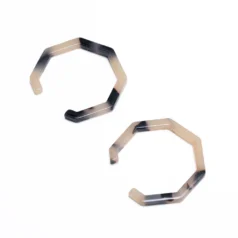 Acrylic Rectangle 30mm no pin White Lepard