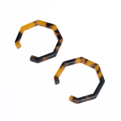 Acrylic Rectangle 30mm no pin White Lepard