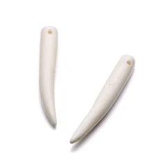 TEETH BONE PENDANT IN WHITE 47X7MM