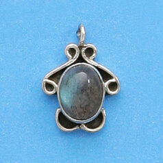 Bali Silver Pendant, 18x8.5mm Oval with Labradorite Gemstone