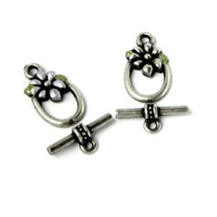 Toggle Clasp, Pewter 14.8x11mm Oval Green Leaf with Blue Daisy
