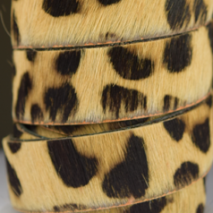 Licorice Flat Leather with Fur - Leopard Skin Effect, 20x2mm
