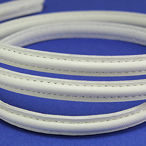 Regaliz - Licorice Oval Leather, 10x5mm, Stitched - White